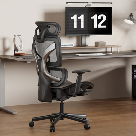 UVI FOCUS PRO Office & Gaming Chair UVI FOCUS PRO office and gaming chair with ventilated mesh backrest, adjustable lumbar support, and ergonomic seat in a neutral studio setting